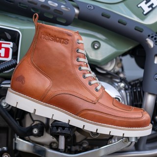 Helstons Legend boots in waxed tobaccoAlternative Image5