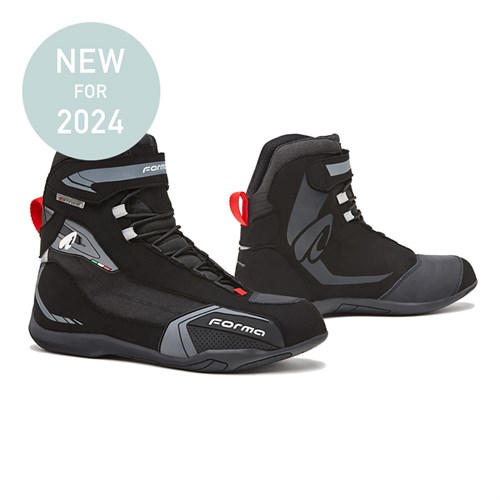 Forma Viper Dry boots in black